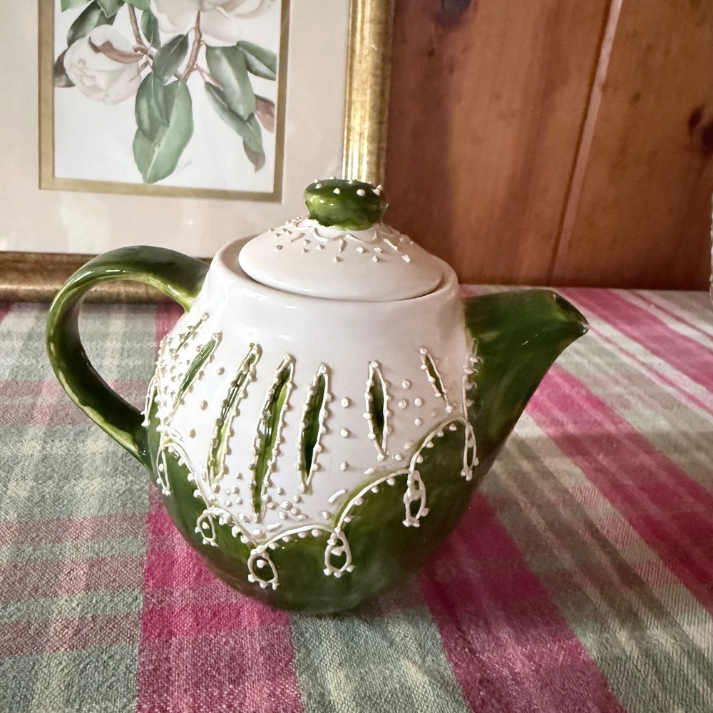 Unbranded Ceramic Teapot Small‎ Green White Raised Dot Lace Detail Excellent